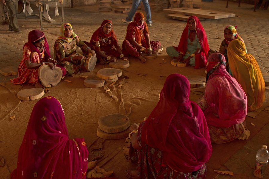Rajasthan artisans crafting wood pieces